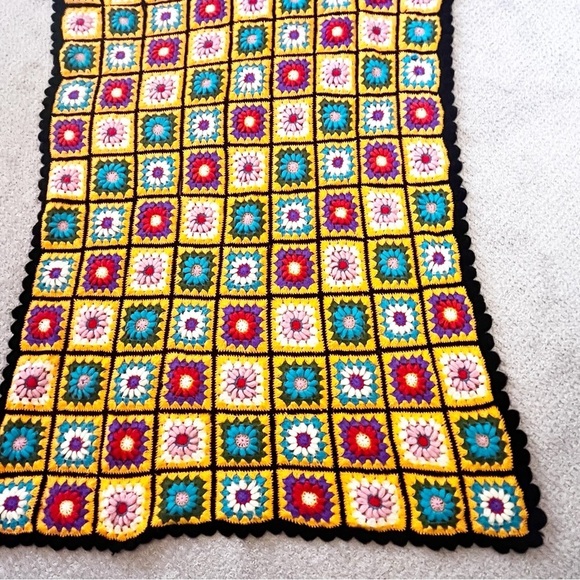 Vintage 70s Crochet Afghan Blanket Yellow Bright Granny Square Throw Lightweight - Picture 9 of 12